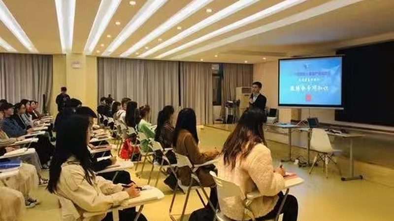 教师资格证，如何选择培训机构？揭秘三大关键因素**