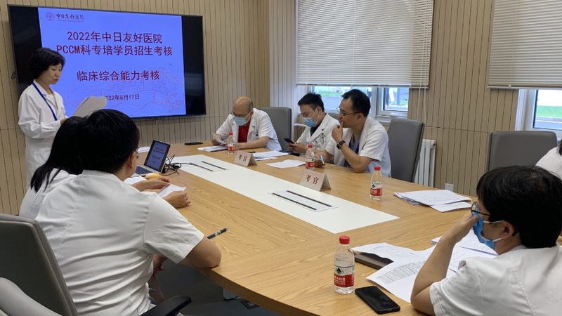 报考心理咨询师需要具备一定的学历要求。根据不同级别，学历要求如下：
